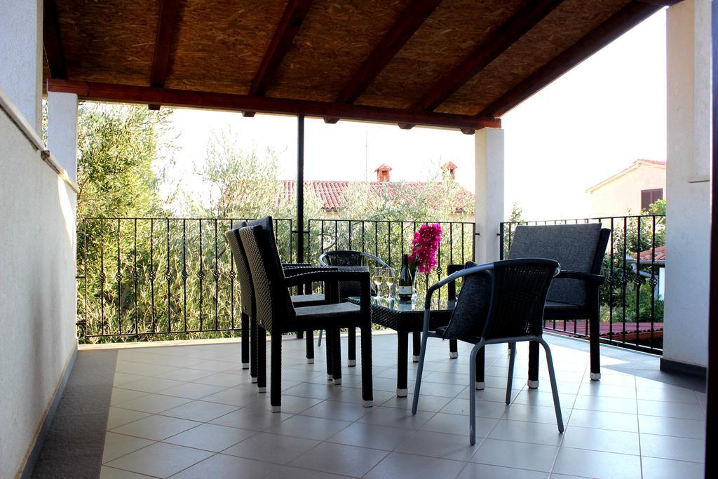 Apartments Cavae Romanae Medulin Bagian luar foto